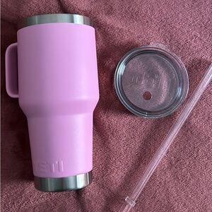 35oz. Yeti Rambler w/ Straw Lid